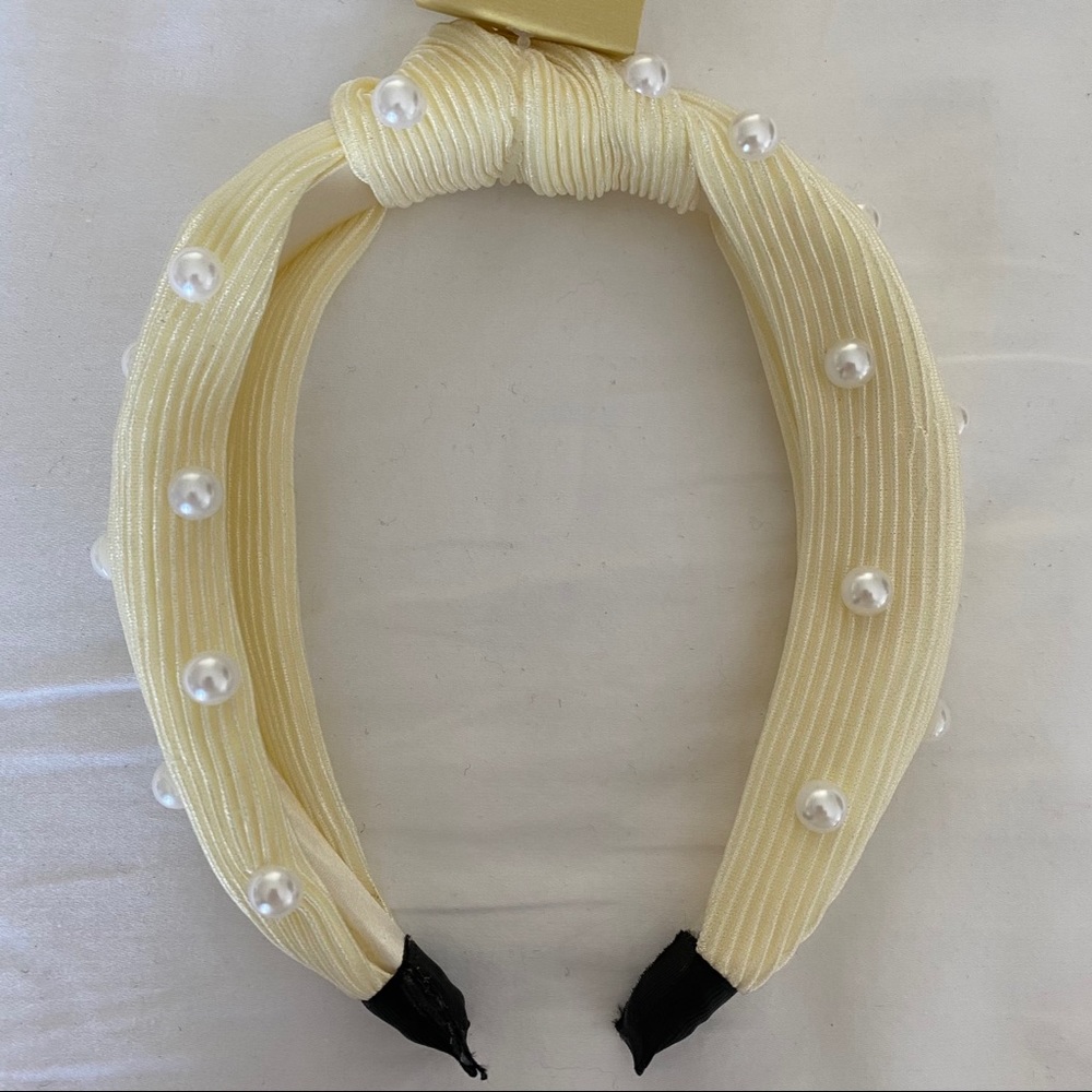 NWT Pleated Pearl Headband Cream/Ivory